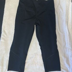 Champion black cropped leggings w/ pockets